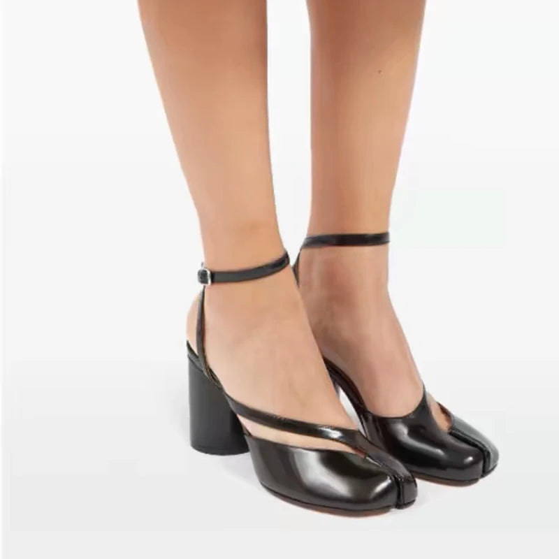 Célie Tabi Split-toe Sandal